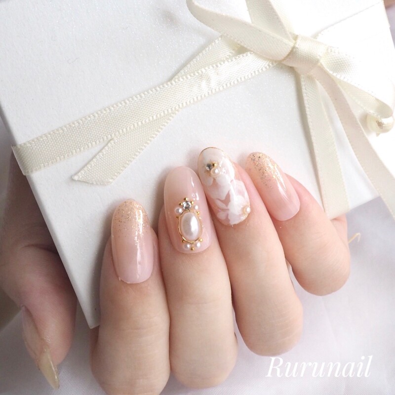 シェルピンクとローズのふんわりかわいいキラキラブライダルネイルチップ 475 ネイルチップ通販ｒｕｒｕ ｎａｉｌ